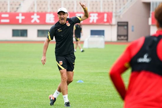 勾当2红色骆驼