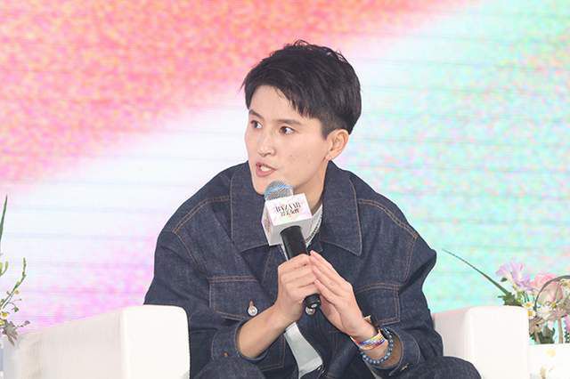 黑丝美女被爆操