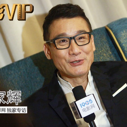 女教师在教室光着被调教